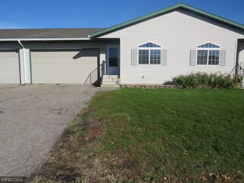 107 Hennepin Ave S, Glencoe, MN 55336