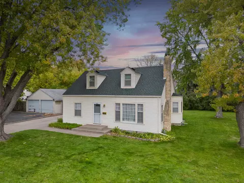 221 40th Ave NE, Columbia Heights, MN 55421