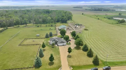 11295 W 260th St, Belle Plaine, MN 56011