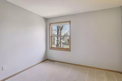 4142 Barrow Ct, Eagan, MN 55123 photo 23