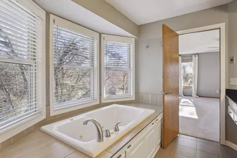 4142 Barrow Ct, Eagan, MN 55123 photo 19