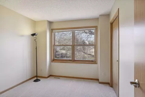 4142 Barrow Ct, Eagan, MN 55123 photo 24