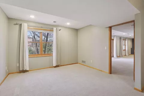 4142 Barrow Ct, Eagan, MN 55123 photo 28