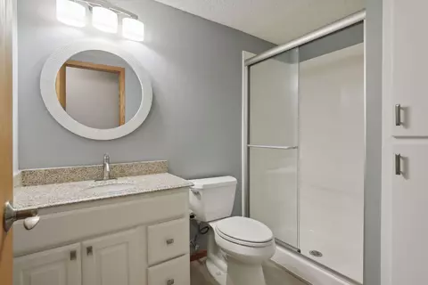 4142 Barrow Ct, Eagan, MN 55123 photo 31