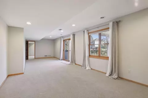 4142 Barrow Ct, Eagan, MN 55123 photo 27