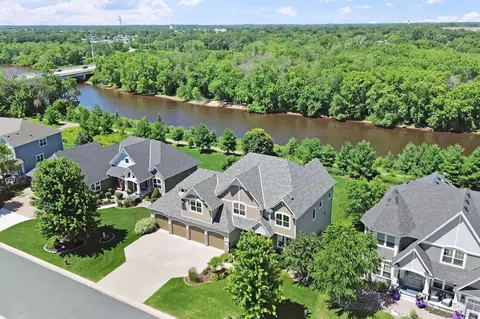 371 Riverside Cir, Anoka, MN 55303