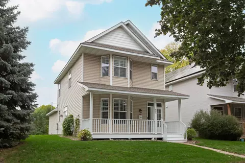 686 Armstrong Ave, Saint Paul, MN 55102