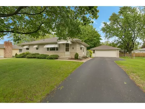 9517 2nd Ave S, Bloomington, MN 55420