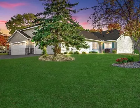 2833 Cornelia Trl, Woodbury, MN 55125