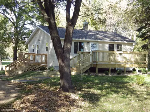 1833 36th St SE, Willmar, MN 56201