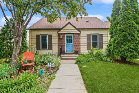 3648 Hubbard Ave N, Robbinsdale, MN 55422