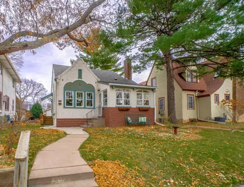 534 Saratoga St S, Saint Paul, MN 55116