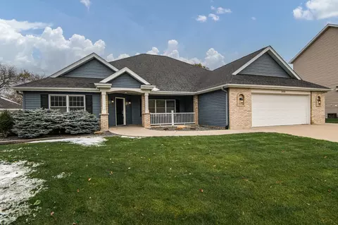 2533 Overland Point Cir NW, Rochester, MN 55901