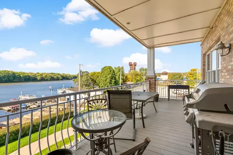 150 Front St #225, Prescott, WI 54021