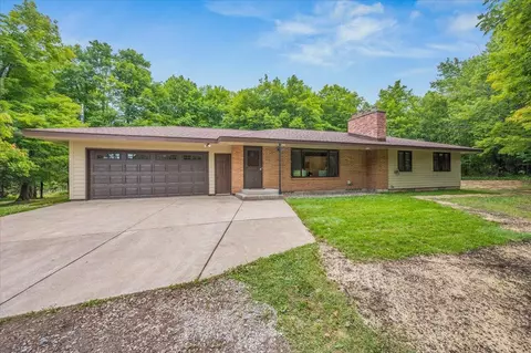 2642 Lismore Rd, Duluth, MN 55804