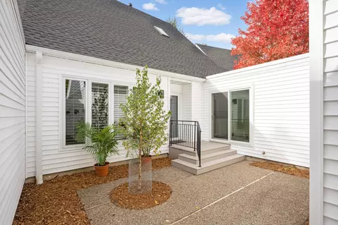 5 Wellesley Pl, Edina, MN 55436