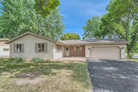 1199 Quincy St, Shakopee, MN 55379