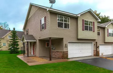 2078 Shryer Ct E, North Saint Paul, MN 55109