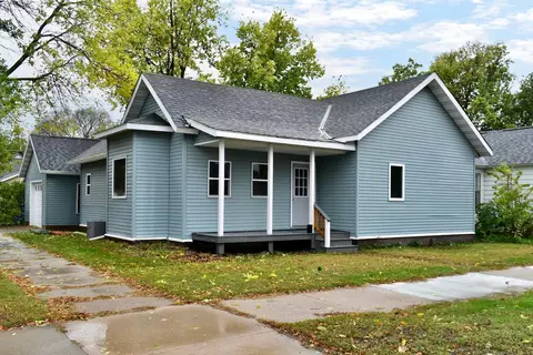 477 E Wabasha St, Winona, MN 55987