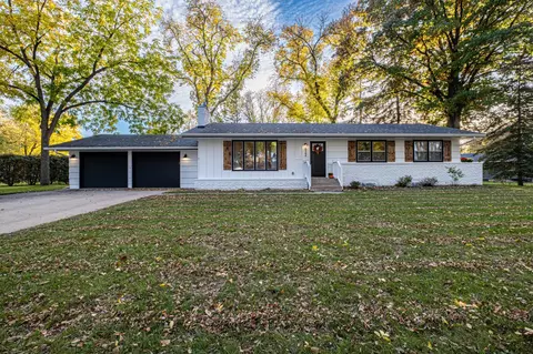 622 N Crescent Ln, Litchfield, MN 55355