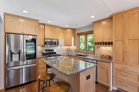 1945 Beaver Dam Ct, Eagan, MN 55122 photo 14