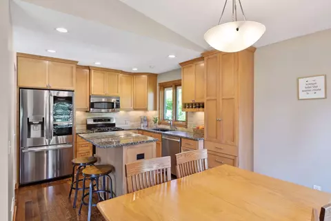 1945 Beaver Dam Ct, Eagan, MN 55122 photo 13
