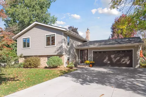 1945 Beaver Dam Ct, Eagan, MN 55122 photo 4