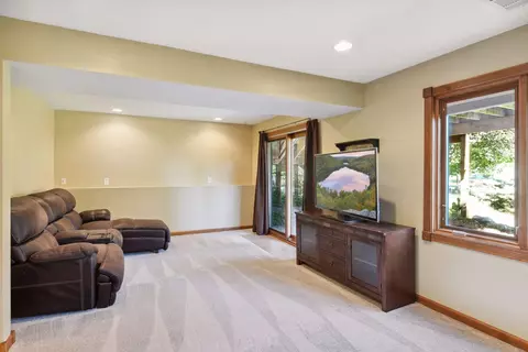 1945 Beaver Dam Ct, Eagan, MN 55122 photo 24