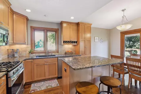 1945 Beaver Dam Ct, Eagan, MN 55122 photo 16