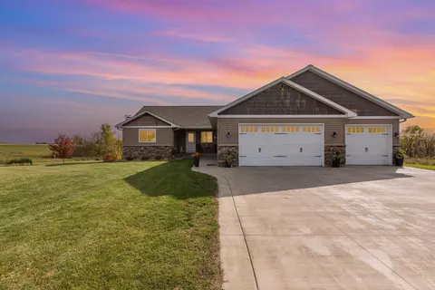 643 Giana Ct, Ellsworth, WI 54011