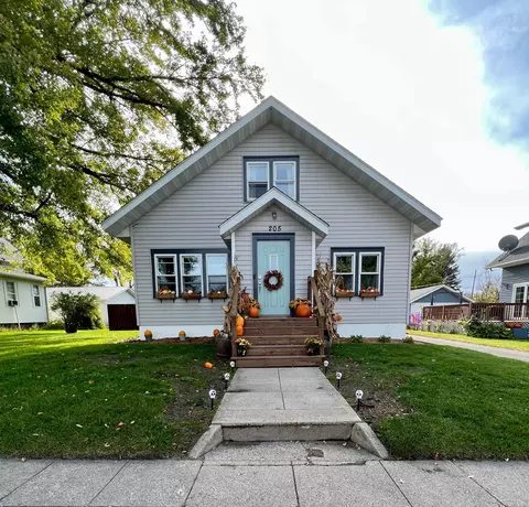 205 Alaska Ave, Hoffman, MN 56339