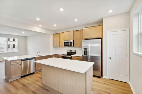 8608 London Cir NE #B, Blaine, MN 55449