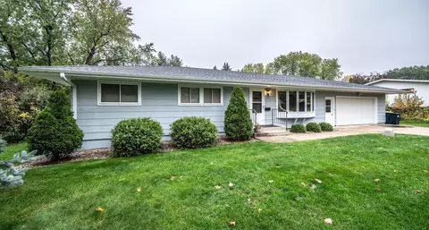 51 Jefferson Dr, Northfield, MN 55057