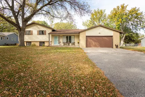 1008 Park Pl NE, Alexandria, MN 56308