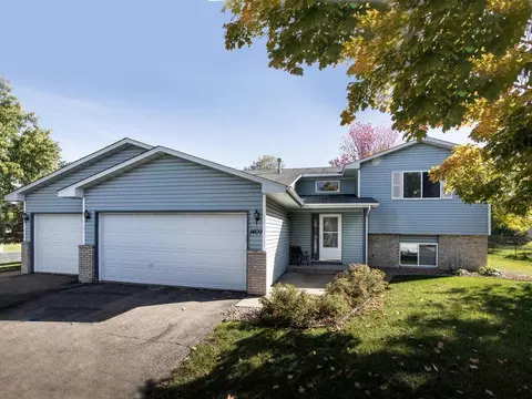 1409 Whitney St, Shakopee, MN 55379