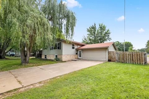543 5th Ave NW, Cambridge, MN 55008