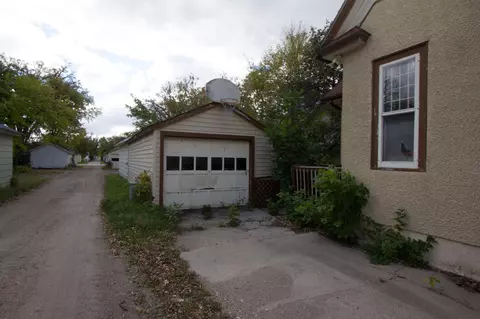 610 1st St E, Thief River Falls, MN 56701 photo 20