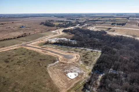 L11b4 Royal Oaks Circle Sw, Rochester, MN 55902