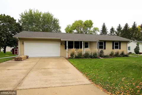 1116 Lewis Ave SW, Hutchinson, MN 55350