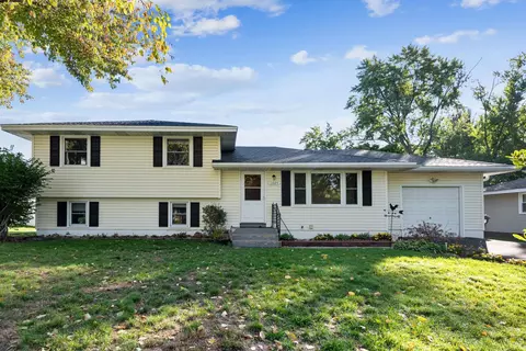 11025 President Dr NE, Blaine, MN 55434