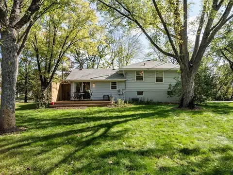 3900 Overlook Dr, Bloomington, MN 55437 photo 5
