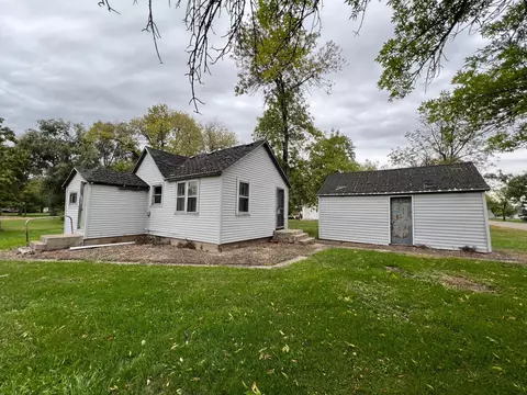 412 Westfall St, Beardsley, MN 56211 photo 3