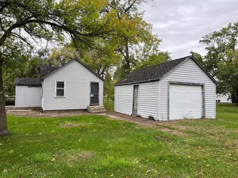 412 Westfall St, Beardsley, MN 56211