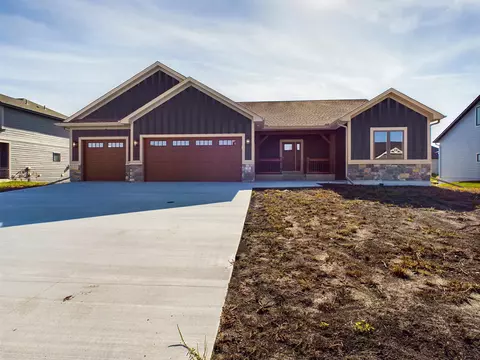 30 Prairie Ct, North Mankato, MN 56003