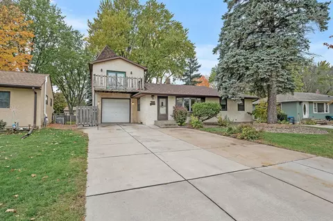 2741 Apache Rd N, North Saint Paul, MN 55109