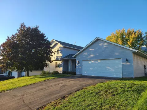 7426 Thorn Hill Ln, Savage, MN 55378