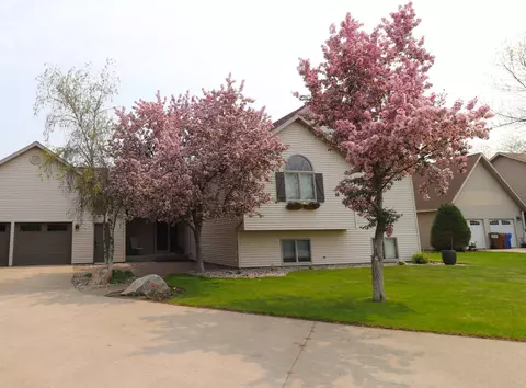 1814 Celia St, Detroit Lakes, MN 56501