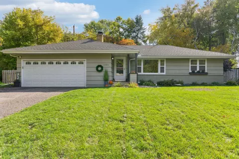 13511 Bellevue Dr, Minnetonka, MN 55345