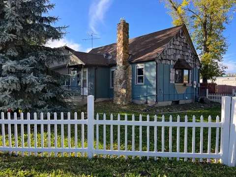 621 E 2nd St, Redwood Falls, MN 56283