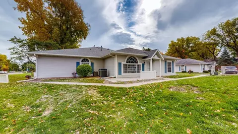 1919 Cabernet Ln NW, Rochester, MN 55901